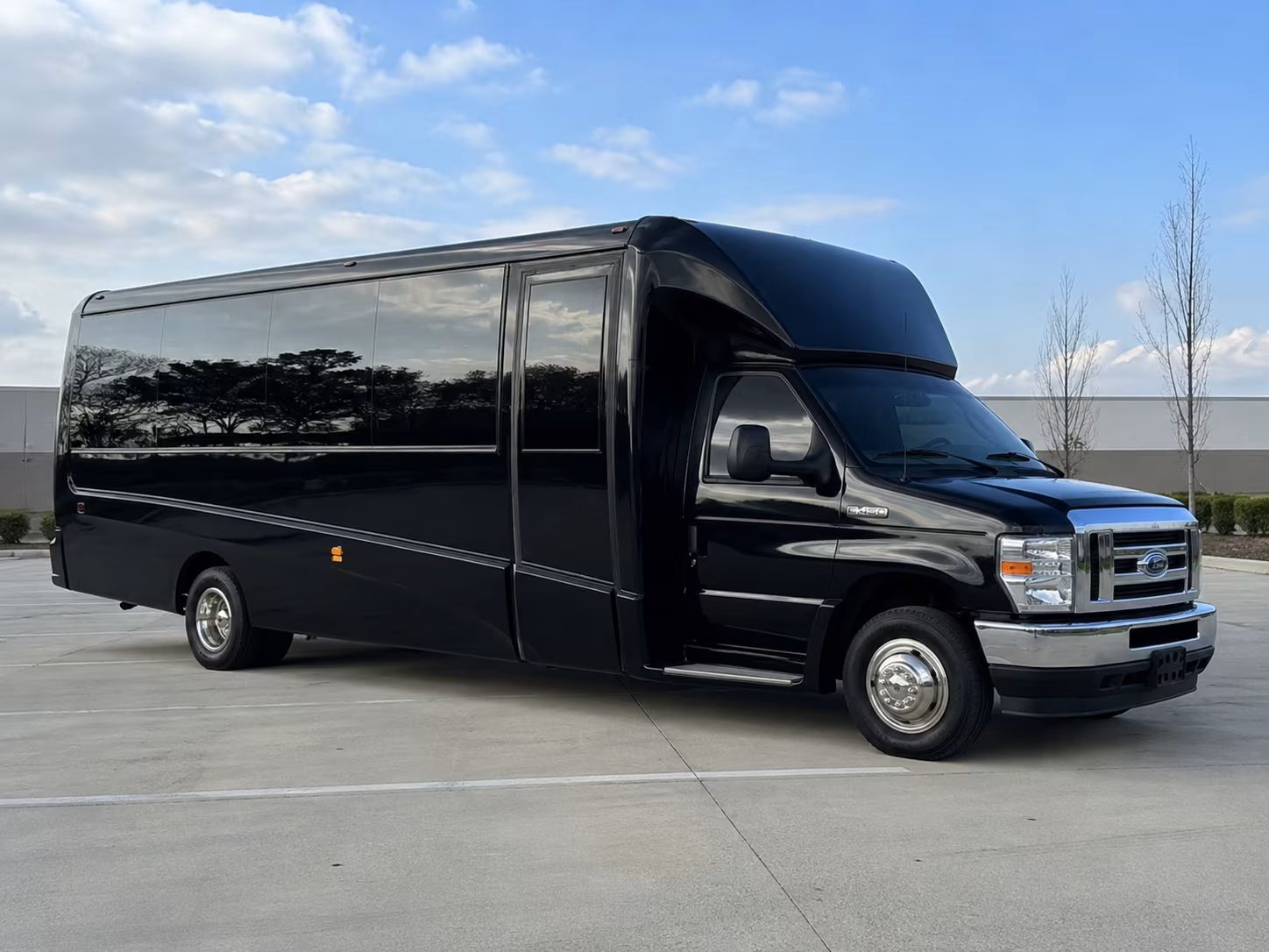 bus rentals for bands and performers traveling through gilroy