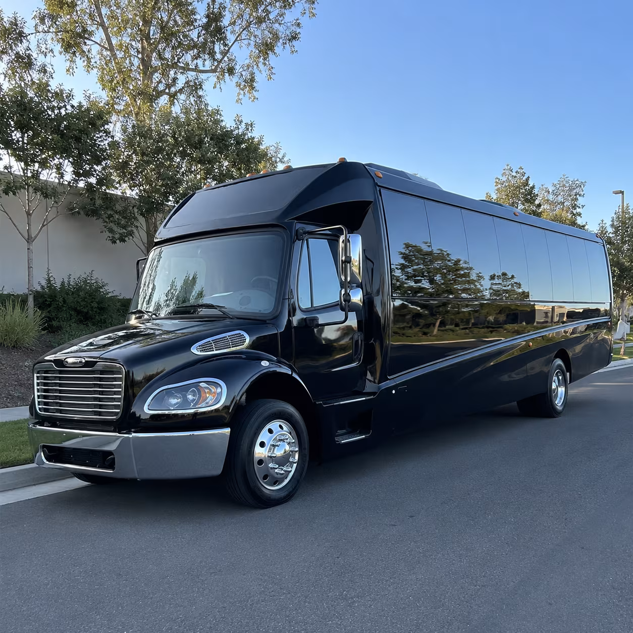 charter buses to shoreline amphitheatre shows from gilroy
