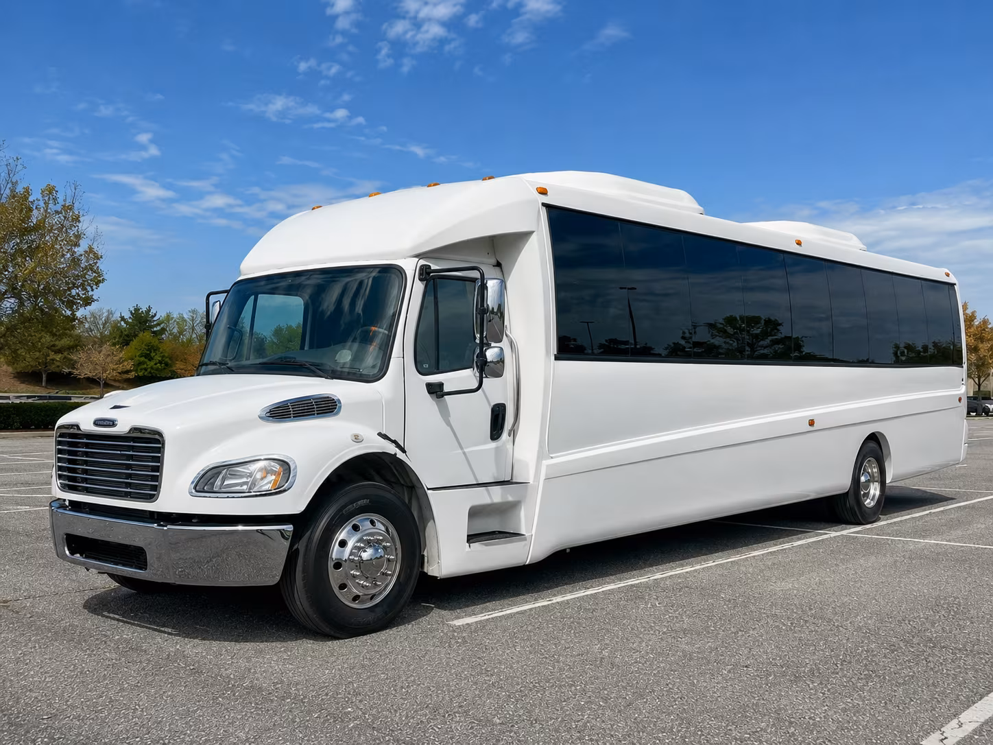 gilroy 30 passenger party bus