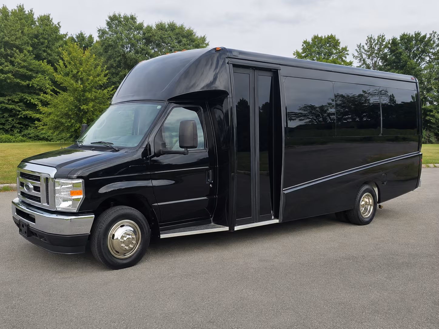 minibuses for gilroy prom groups that want a comfortable ride